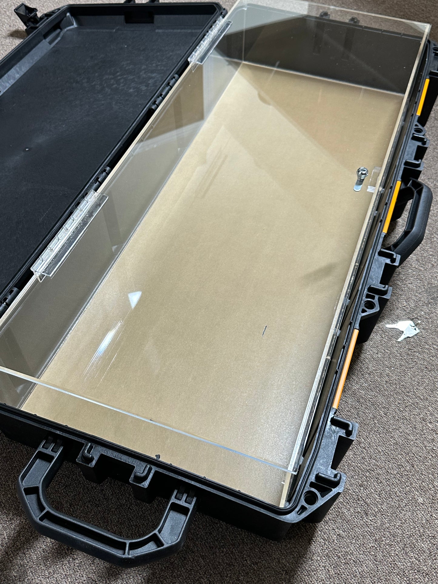 Custom Made Clear Acrylic Box With Camlock/ Pelican Case