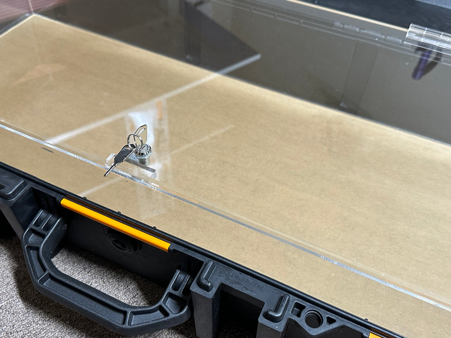 Custom Made Clear Acrylic Box With Camlock/ Pelican Case