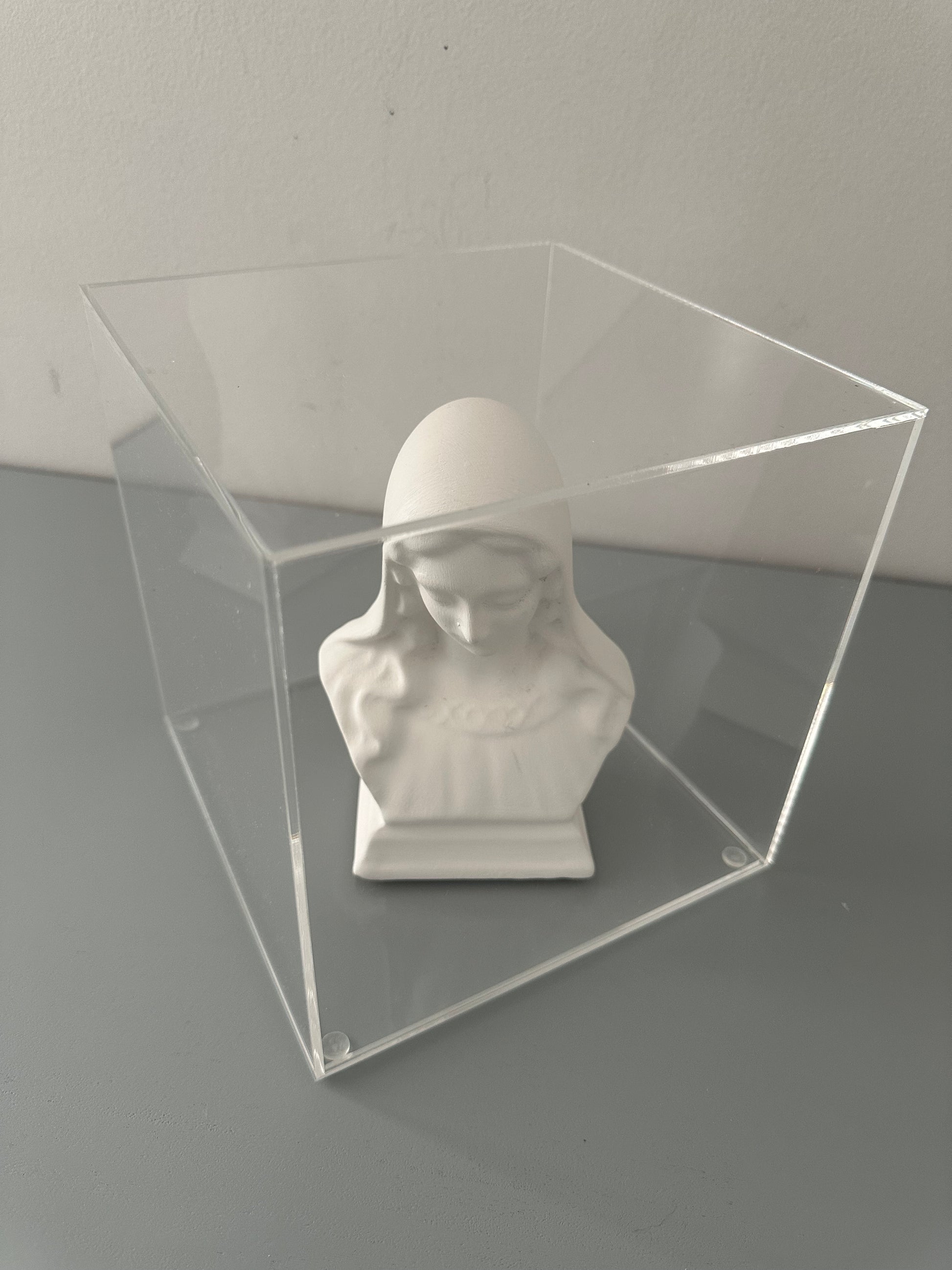 Custom acrylic plexiglass display box with easy removable base